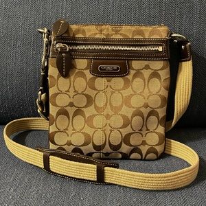 Coach Messenger Crossbody Signature Canvas Tan/Brown Purse